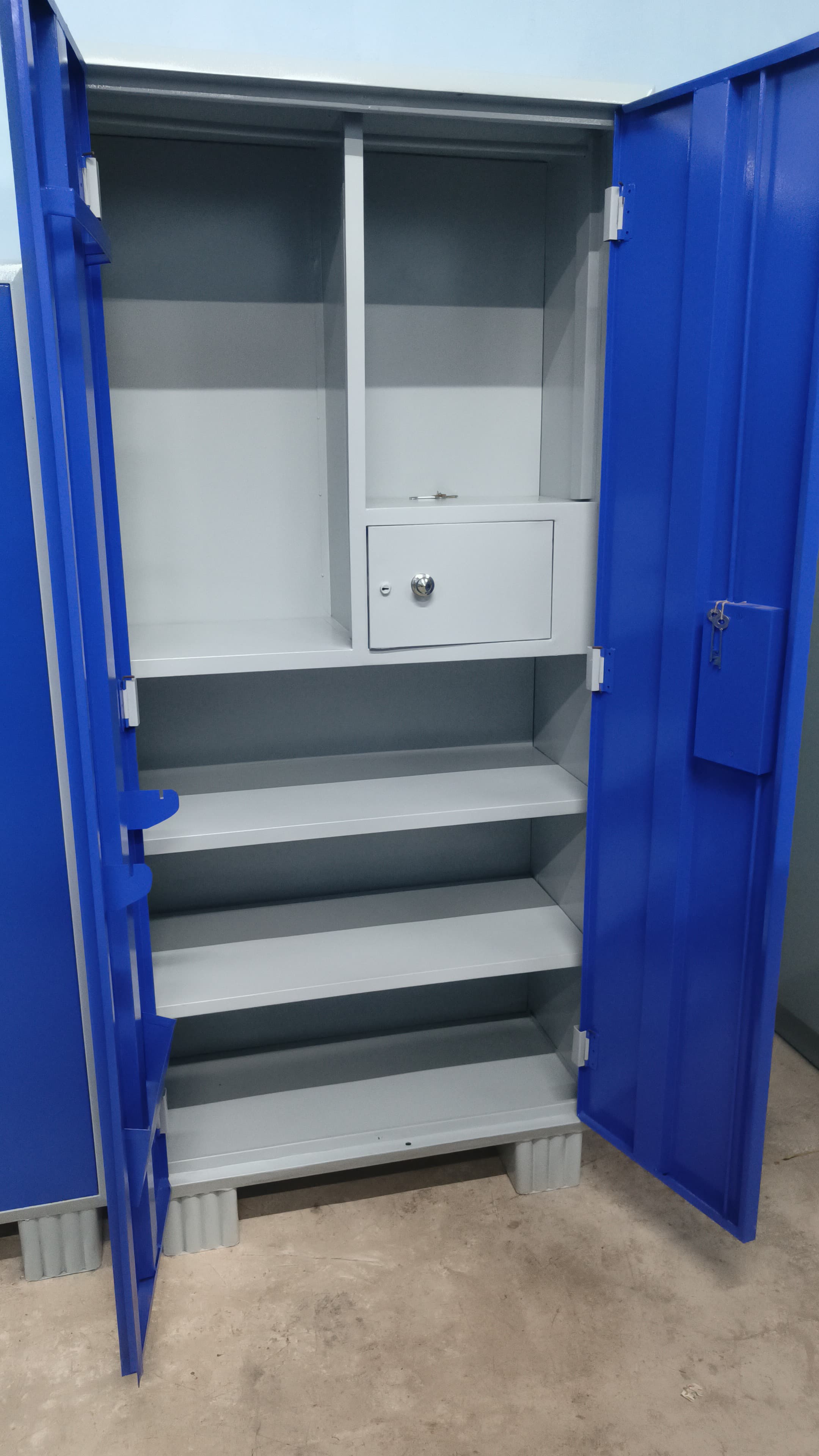 Domestic Almirah Hover